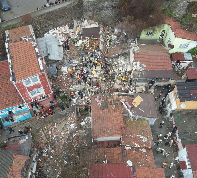 Fatih'teki patlamada enkaz altındaki son kişiye ulaşıldı