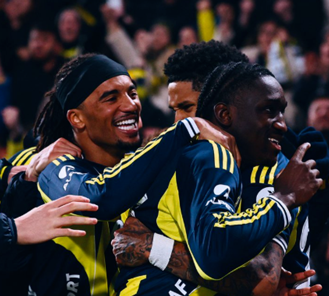 Fenerbahçe sahasında Samsunspor'u 3-2 mağlup etti