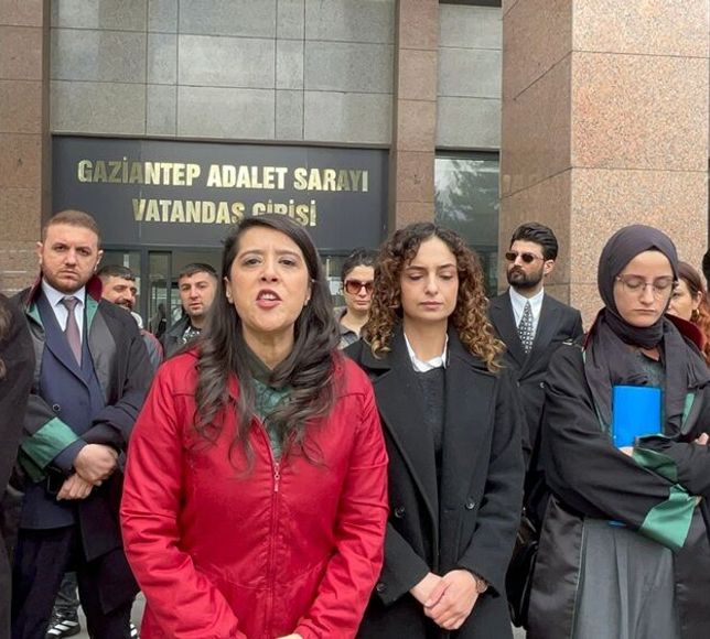EMEP’li Karaca’dan ‘patron tacizi’ davasının ertelenmesine tepki: Davayı gözlerden kaçırmaya, bu süreci uzatmaya çalışma