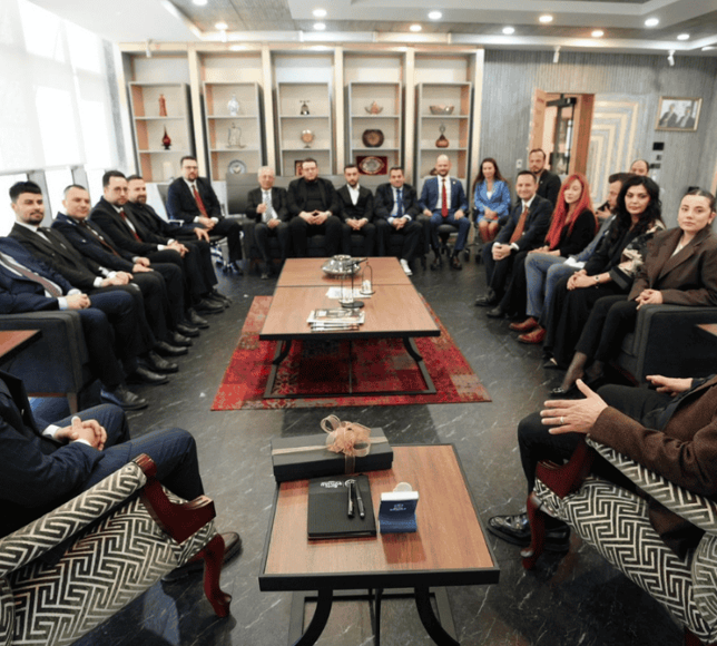 MAGİAD Yönetimi Uşak Mitingi öncesinde Manisa’da olan CHP Genel Başkanı Özgür Özel’i Ziyaret Etti