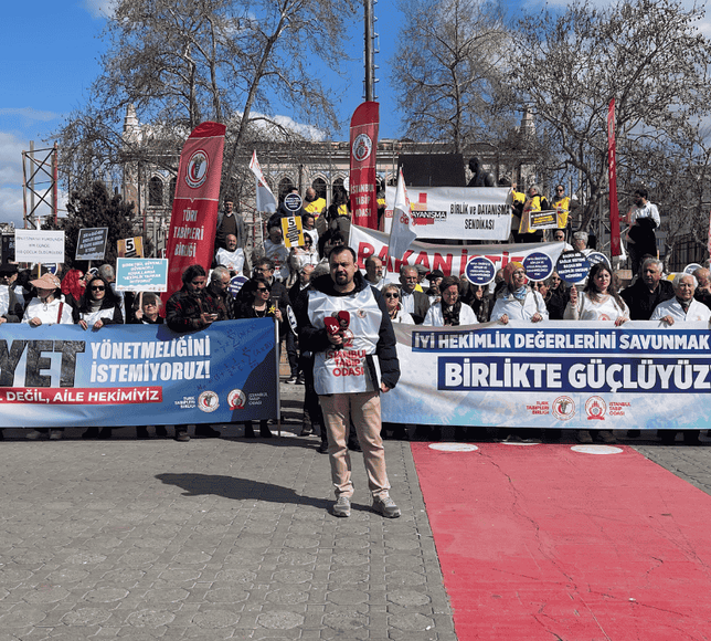 Sağlık emekçilerinden 'Büyük Hekim Yürüyüşü': Sağlıkta Dönüşüm Programı'ndan vazgeçilmelidir