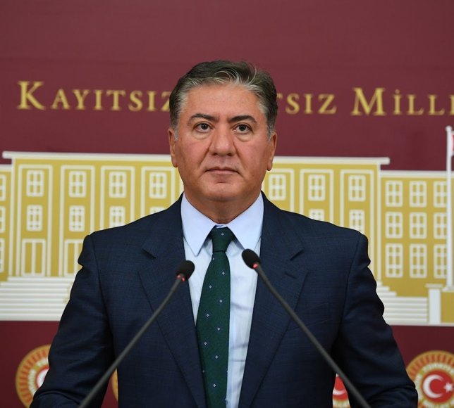 Murat Emir’den Onursal Adıgüzel’in avukatları ile görüşmesine izin verilmemesine tepki