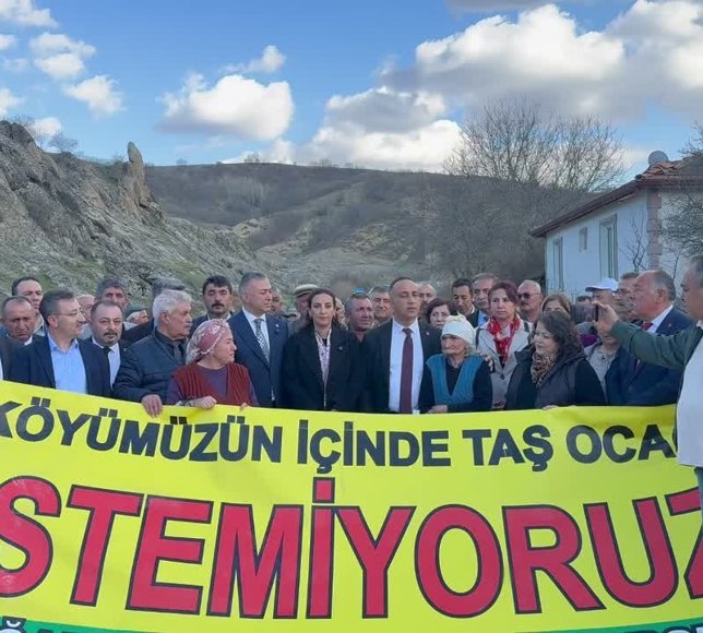 CHP'li Rızvanoğlu, Çorum'da taş ocağına karşı mücadele eden köylülerle bir araya geldi