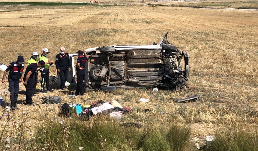Kayseri'de otomobil şarampole devrildi: 3 ölü