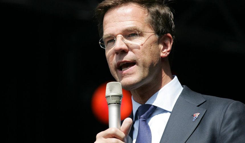 Rutte, NATO'nun "doğu kanadı"nda savunma harcamalarını artırma mesajını yineledi