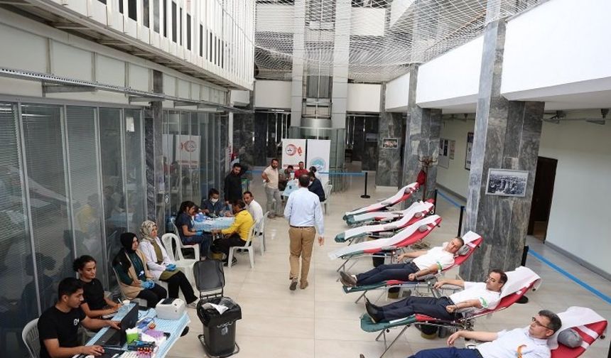 Kayseri Büyükşehir'den kan bağışı