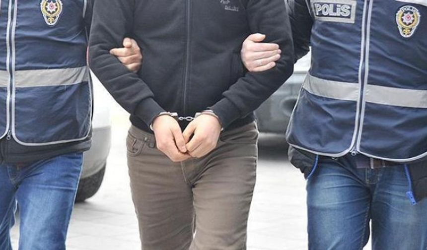 Kız öğrenci yurdunda eşyalara zarar verdiği belirlenen 4 şüpheli tutuklandı