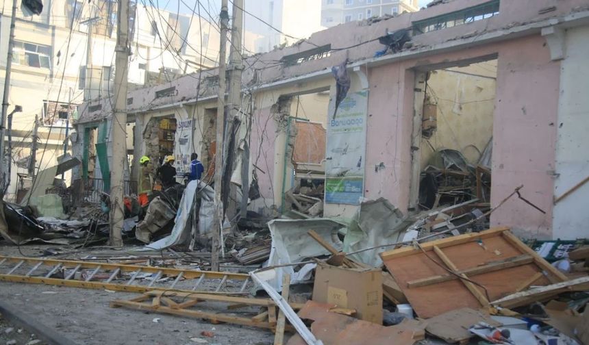Somali'de patlama: 100 kişi yaşamını yitirdi, 300 yaralı