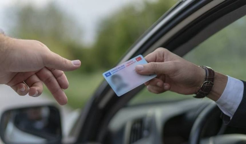 Eski tip sürücü belgelerinin yenileme süresi 31 Ekim'e uzatıldı