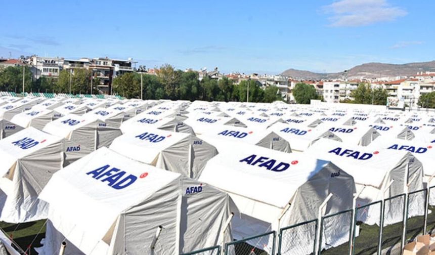 Alman basını: Türkiye'ye gönderilen çadırların üzerine AFAD logosu basıldı