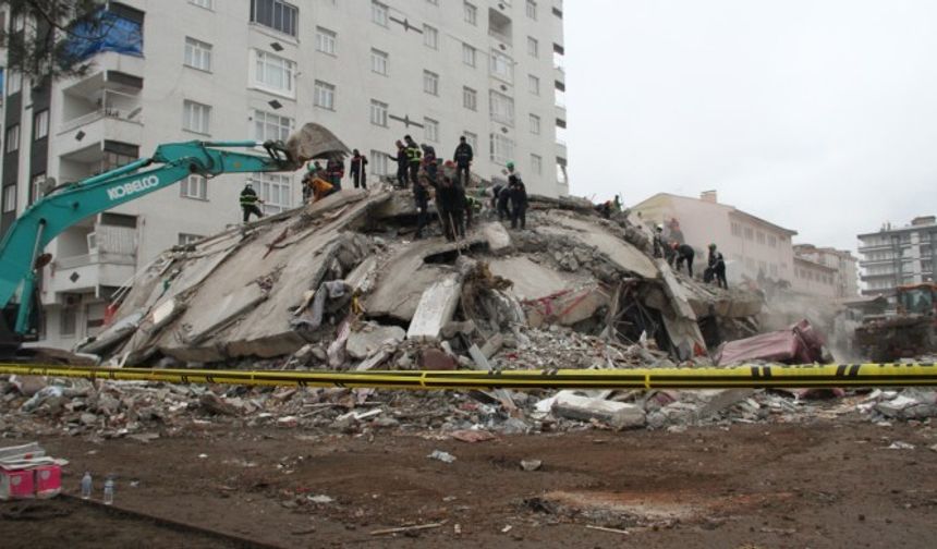 Diyarbakır'da 3 bin 252 bina depremde ağır hasar gördü