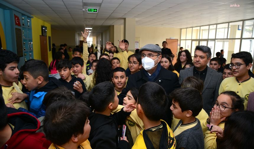 Kırşehir Belediye Başkanız Ekicioğlu, kütüphane açılışına katıldı