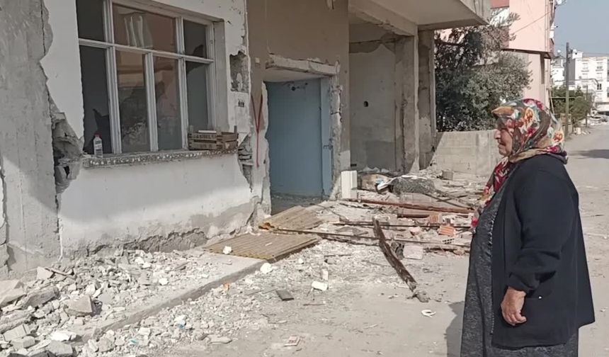 Osmaniyeli depremzede: Kocam ve ben kanser hastasıyız, sobalı bir çadır vermediler, 15 gündür arabada yatıyoruz