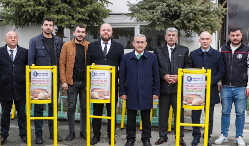 Kütahya'da atılan ekmekler can dostlarını doyuracak