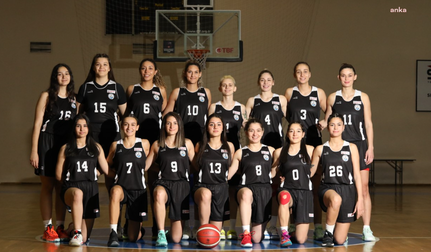 Burhaniye Belediyespor Kadın Basketbol Takımı'na taraftar desteği