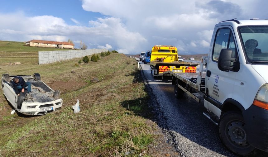 Yozgat'ta aynı bölgede meydana gelen iki trafik kazasında bir kişi öldü, 8 kişi yaralandı