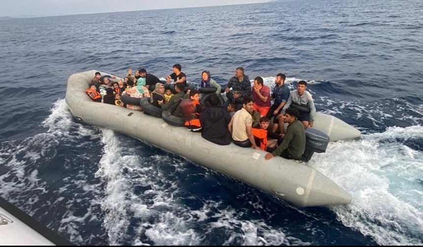 Çanakkale açıklarında 41 düzensiz göçmen yakalandı