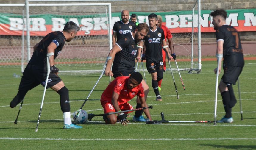 Ampute Futbol Türkiye Kupası'nı Alves Kablo kazandı