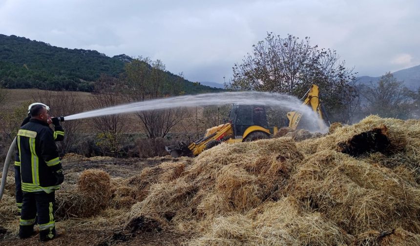 Burdur'da yangın: 35 ton saman balyası yandı