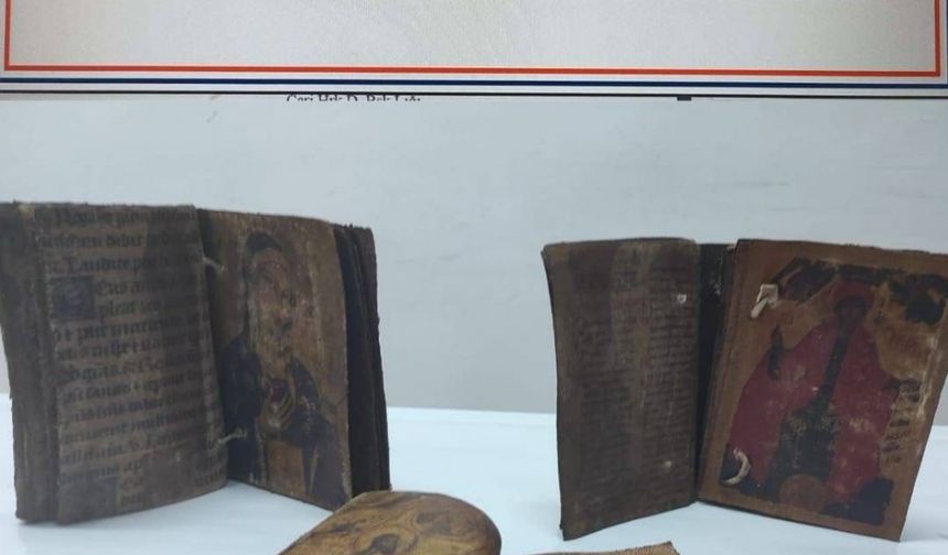 Kırıkkale'de tarihi eser niteliği taşıdığı değerlendirilen 3 İncil ele geçirildi