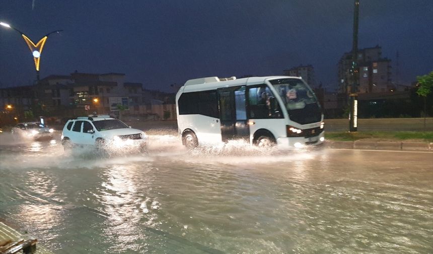 Osmaniye'de sağanak yağış etkili oldu