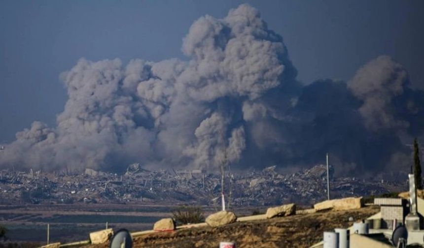 İsrail'in Gazze'ye saldırılarının 203. gününde de sivil yerleşim yerlerini bombaladı