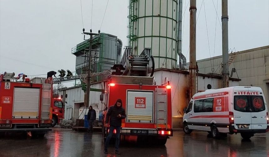 Sivas'ta fabrikada oksijen tüpü patladı, 2 işçi yaralandı