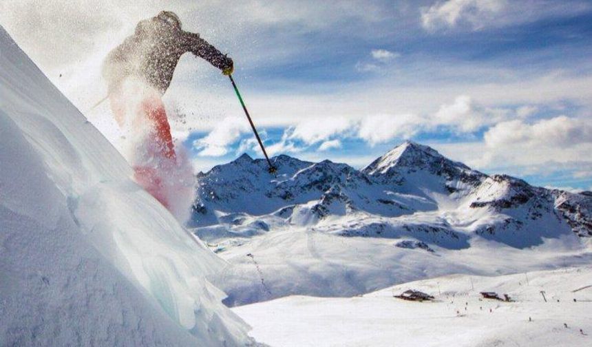 Kayak merkezlerinde en fazla kar kalınlığı 168 santimetreyle Hakkari'de ölçüldü
