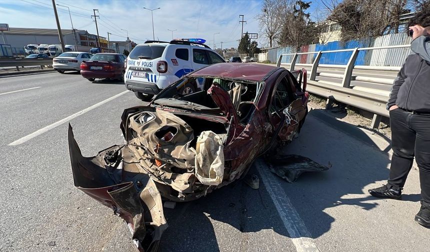 Kocaeli'de kazada araçtan düşen kişi, otomobilin çarpması sonucu öldü
