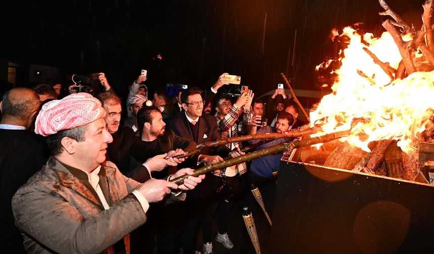 Akre'de Newroz ateşi yakıldı