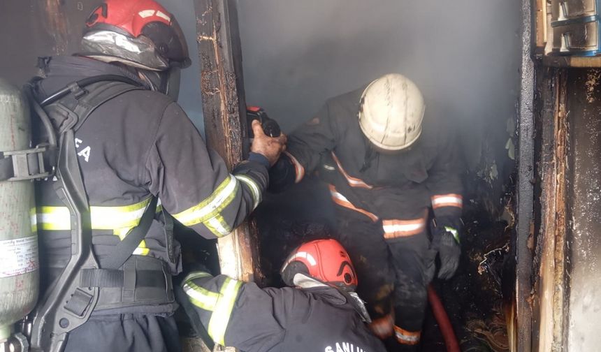 Şanlıurfa'da yangın, bir kişi dumandan etkilendi