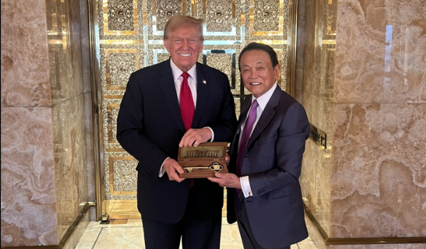 Eski Japon Başbakan Aso, ABD ziyaretinde Trump ile görüştü