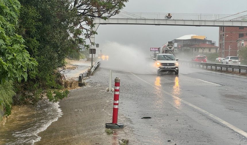 İstanbul'da kuvvetli yağış: Trafikte son durum