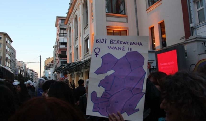 Kadıköy’de gözaltına alınan 54 kadın serbest bırakıldı
