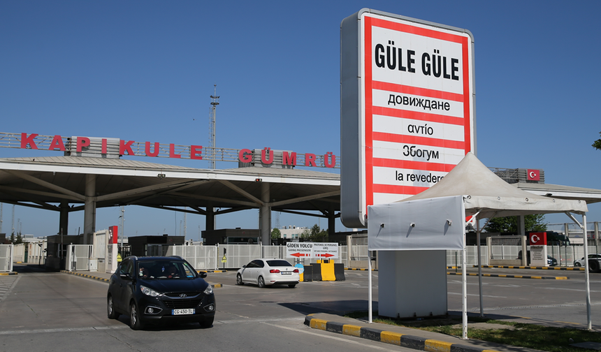 Edirne'deki sınır kapılarında bayram nedeniyle akıcı yoğunluk oluştu