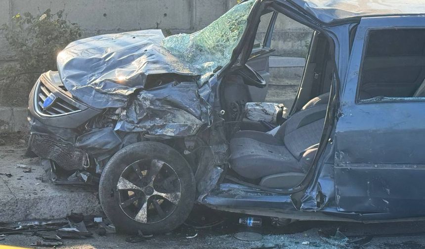 Bağcılar'da trafik kazası:1'i ağır 7 yaralı