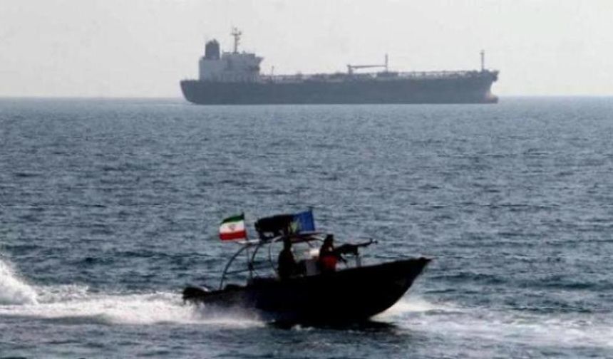İran, Basra Körfezi'nde bir tankere el koydu