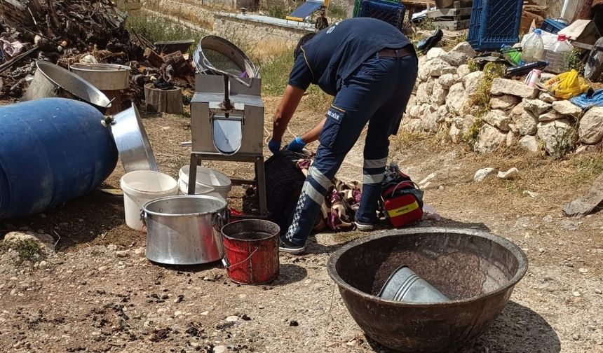 Mersin'de silahla vurulan baba ile oğlu ve gelini öldü