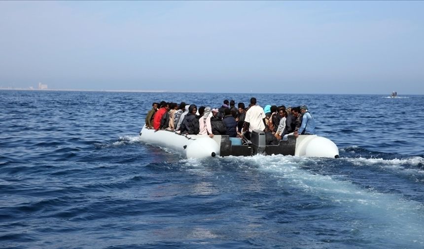 Kanarya Adaları'nda göçmenleri taşıyan tekne alabora oldu