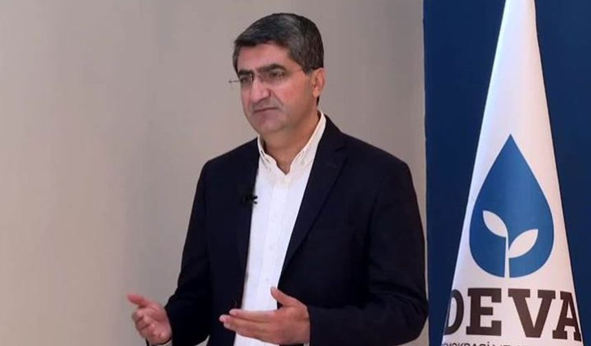 DEVA Partili Mehmet Emin Ekmen:" Erdoğan, haziran ayında yapılan kabine toplantısında kayyum talimatı vermiş"