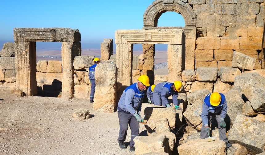 Coşkun: 3 bin yıllık Zerzevan Kalesi'nin altında büyük bir yeraltı şehri var