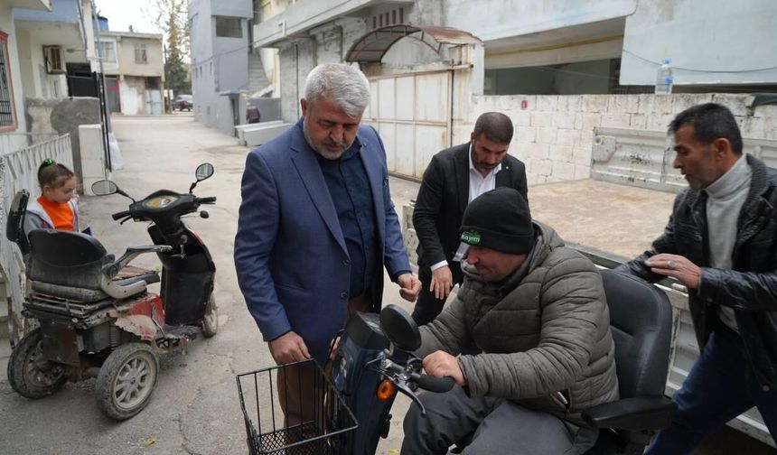 Adıyaman Belediyesinden engelli vatandaşın akülü sandalye talebine hızlı çözüm