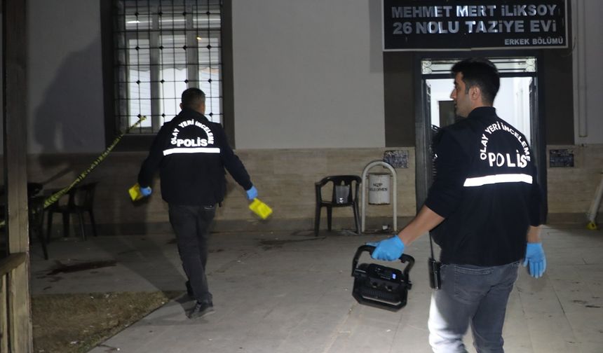 Gaziantep'te taziye evinde 2 kişiyi öldüren, 4 kişiyi yaralayan zanlı kaçtı