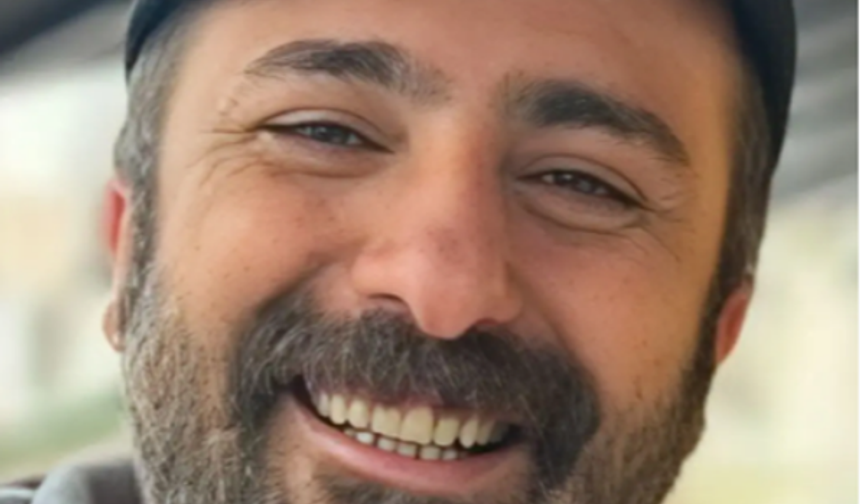 Aynı Mavi Yorganın Altında Kızıl Bir Mücadelenin İçinde