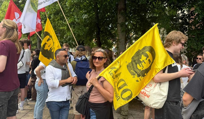 Almanya'da aşırı sağa karşı protesto