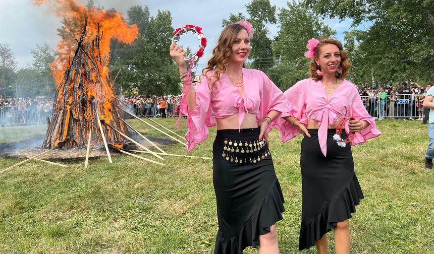 Edirne’de Kakava ateşi yandı, eğlence başladı
