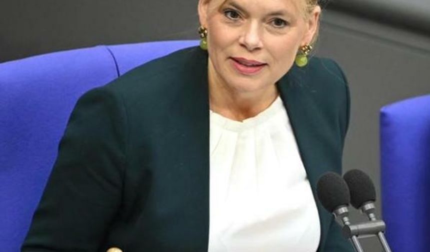 Julia Klöckner: Artık Almanya'nın ilk kadın cumhurbaşkanının zamanı geldi