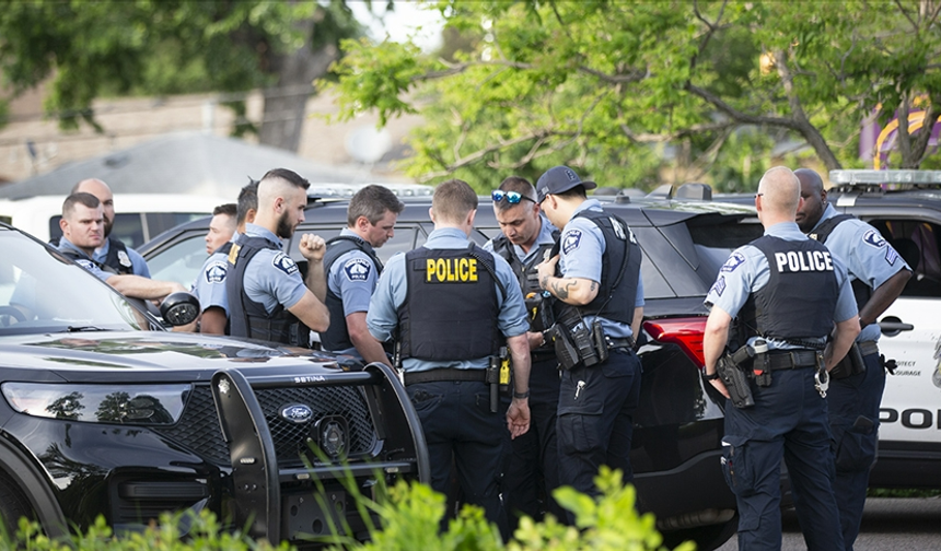 ABD Minnesota Eyalet Meclisi Başkanı ve eşi uğradıkları silahlı saldırısı sonucu hayatlarını kaybetti
