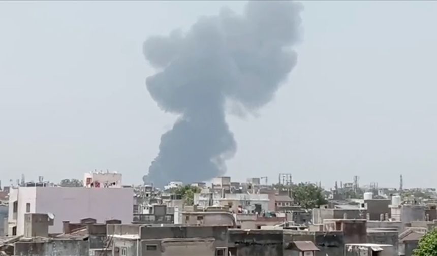 Hindistan'da uçak kazası
