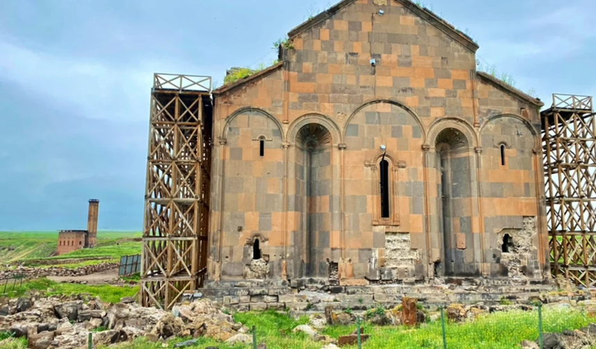 Ani Katedrali restore edildikten sonra cami olarak hizmet vermesi düşünülüyor